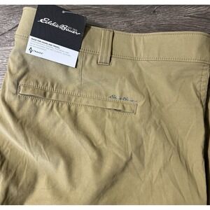 Eddie Bauer Travex Horizon Guide Performance Hiking Tan Shorts Sz 46 (48x10) NWT